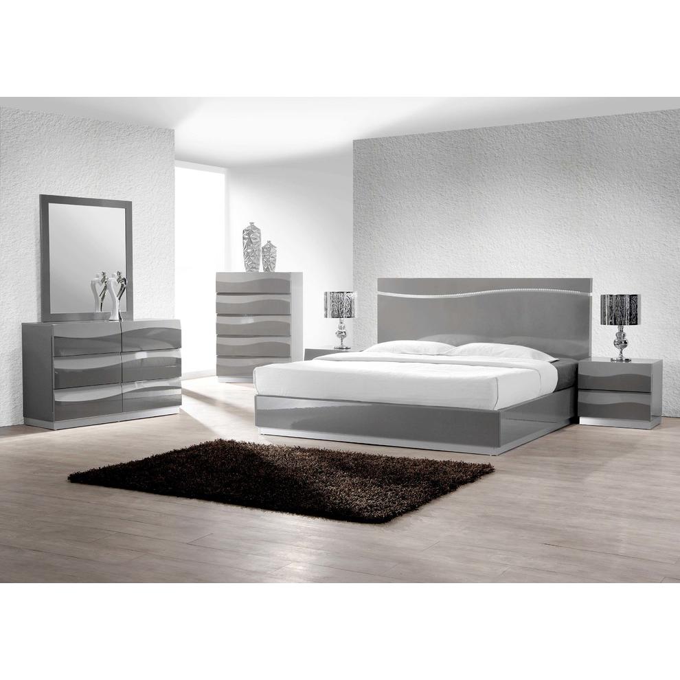 Best Master Leon Poplar Wood Queen Platform Bed In Gray With Silver Base